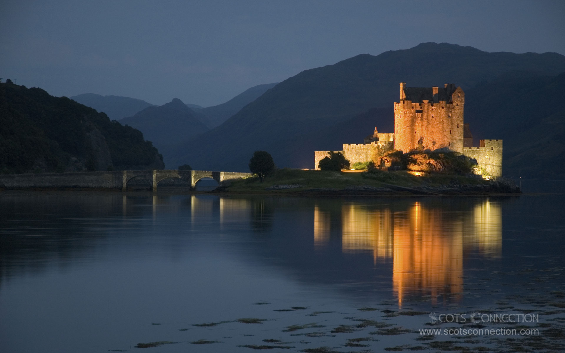 Eilean Donan Castle Wallpaper