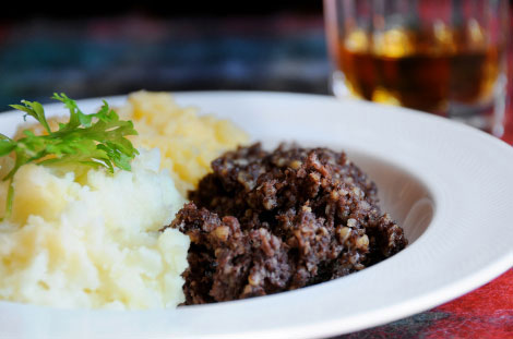 https://www.scotsconnection.com/burns_night/haggis-neeps-tatties-large.jpg