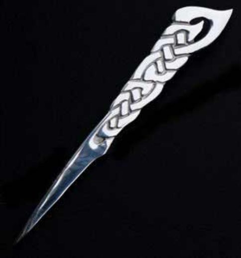 Picture of Celtic Interlace Kilt Pin