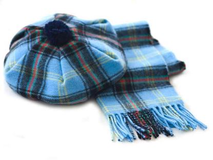 Picture of Lambswool Tartan Scarf and Hat Set