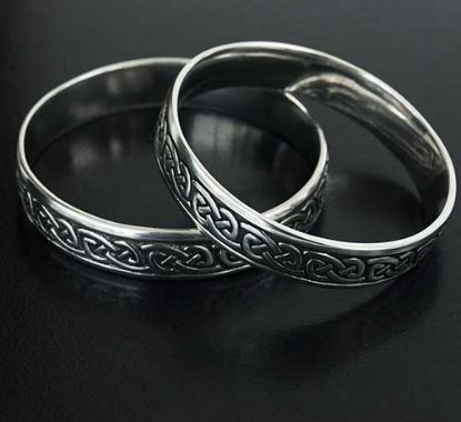 Picture of Endless Knotwork Celtic Bangle